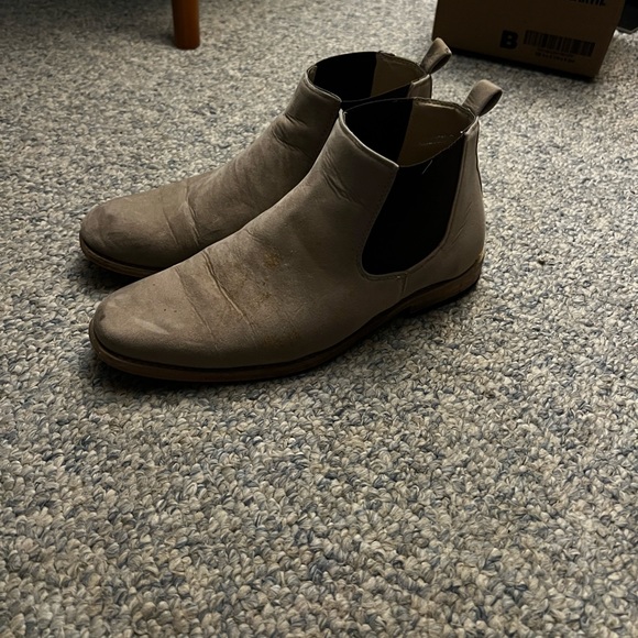 Men’s Chelsea Boots by Calvin | Beige | Suede-like | Size 9 - Picture 3 of 4